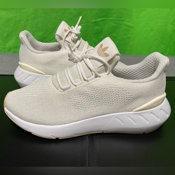 Women’s adidas swift run 2022 decon size 7 youth women size 9 *BRAND NEW* - Picture 3 of 8